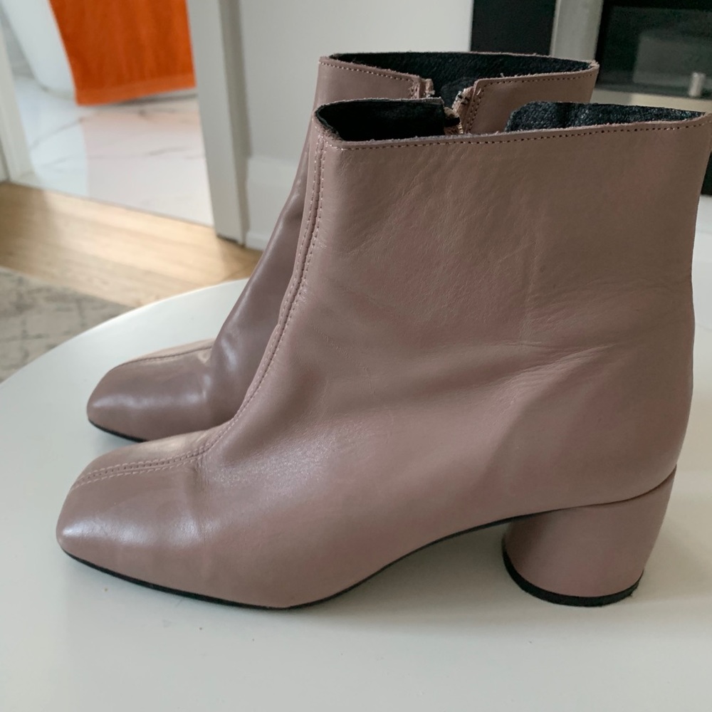 Mauve L’Intervalle Booties Size 7